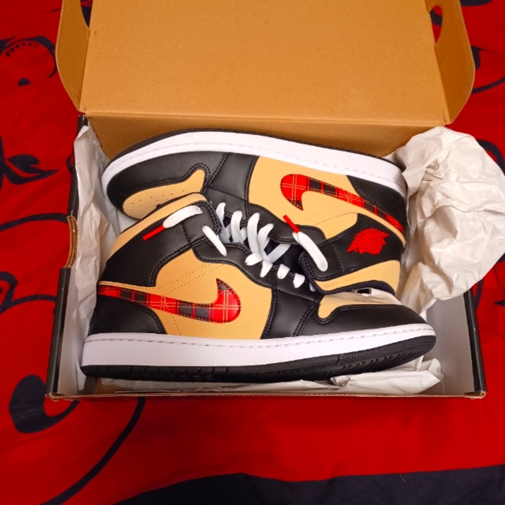 Jordan retro 1 mid top